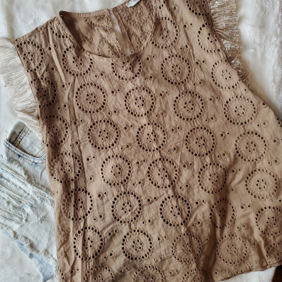 Piazza Italia Eyelet & Sequin Top - Picture 9 of 10